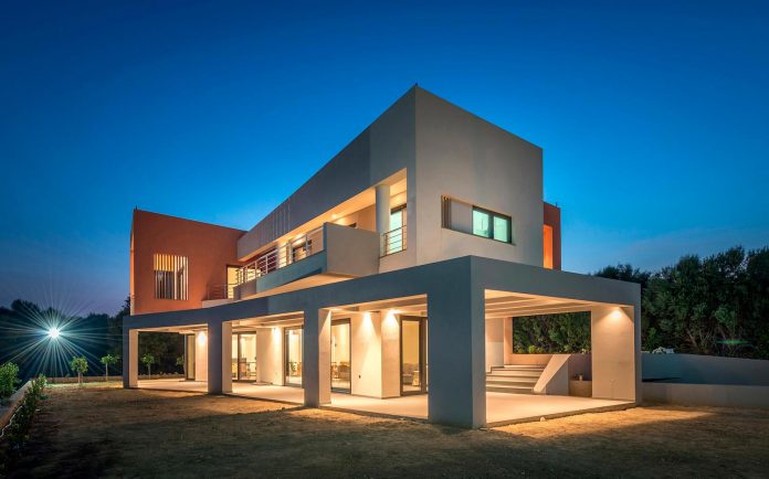 pentagonal-shaped-home-designed-barlas-architects-21
