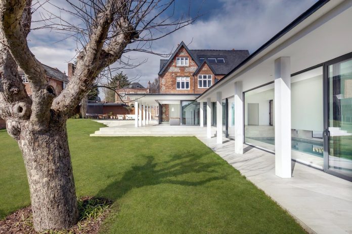 pilots-house-renovation-19th-century-original-winchester-villas-built-using-fine-brick-work-flint-masonry-02