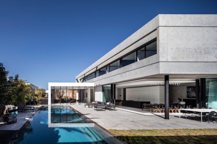 pitsou-kedem-architects-designed-s-house-concrete-home-modern-look-made-clean-lines-11