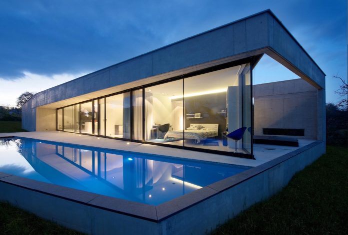 s-villa-designed-ideaa-architectures-fitted-bucolic-rural-land-small-village-eastern-france-27
