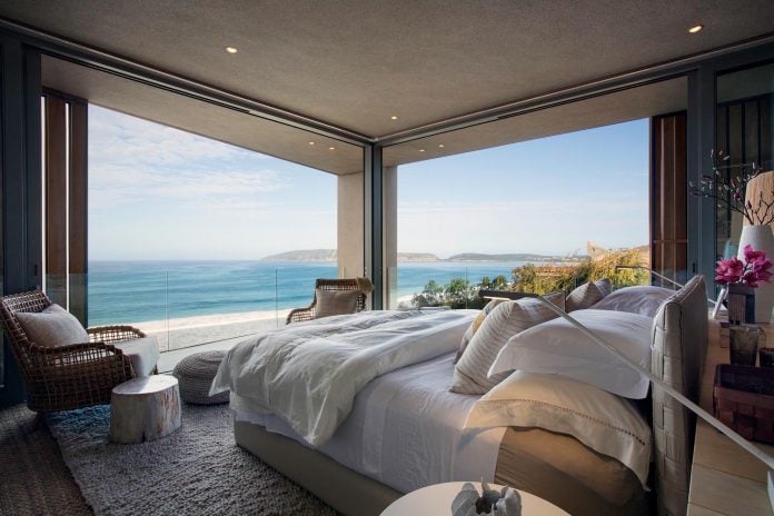 saota-designed-beachyhead-residence-modern-plettenberg-bay-home-near-beach-great-sea-views-18