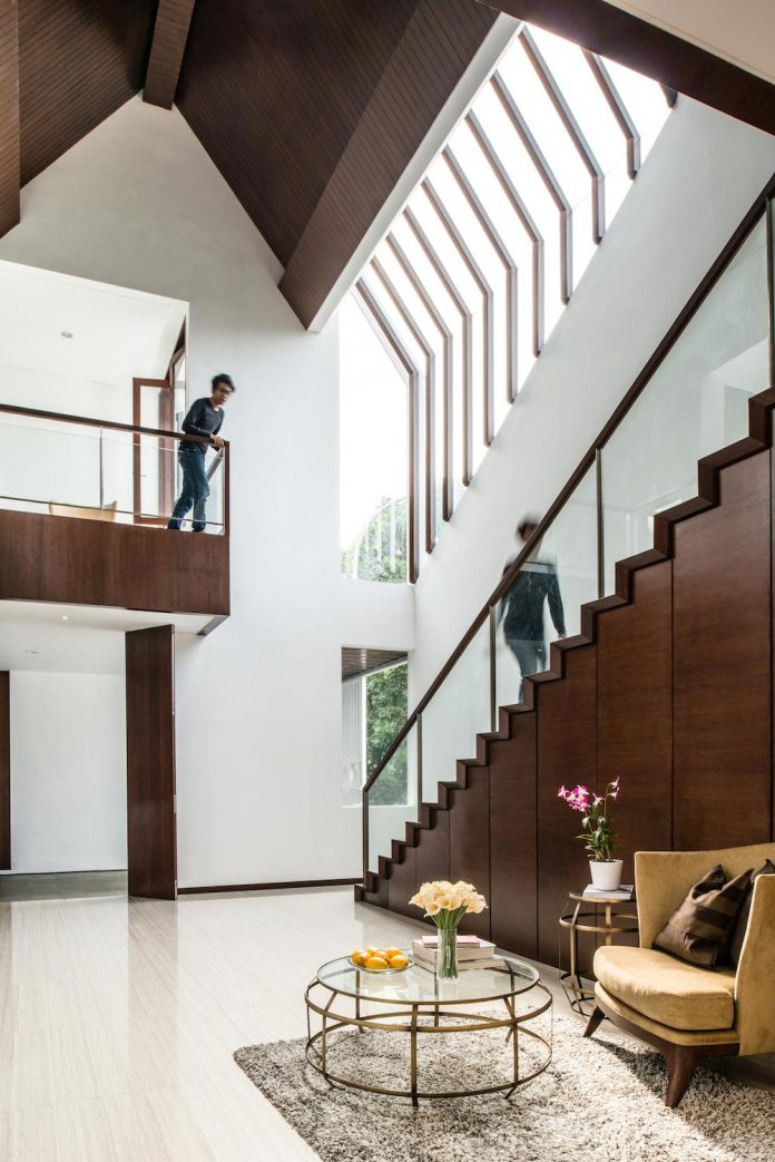 spouse-two-floors-house-jakarta-parametr-architecture-05