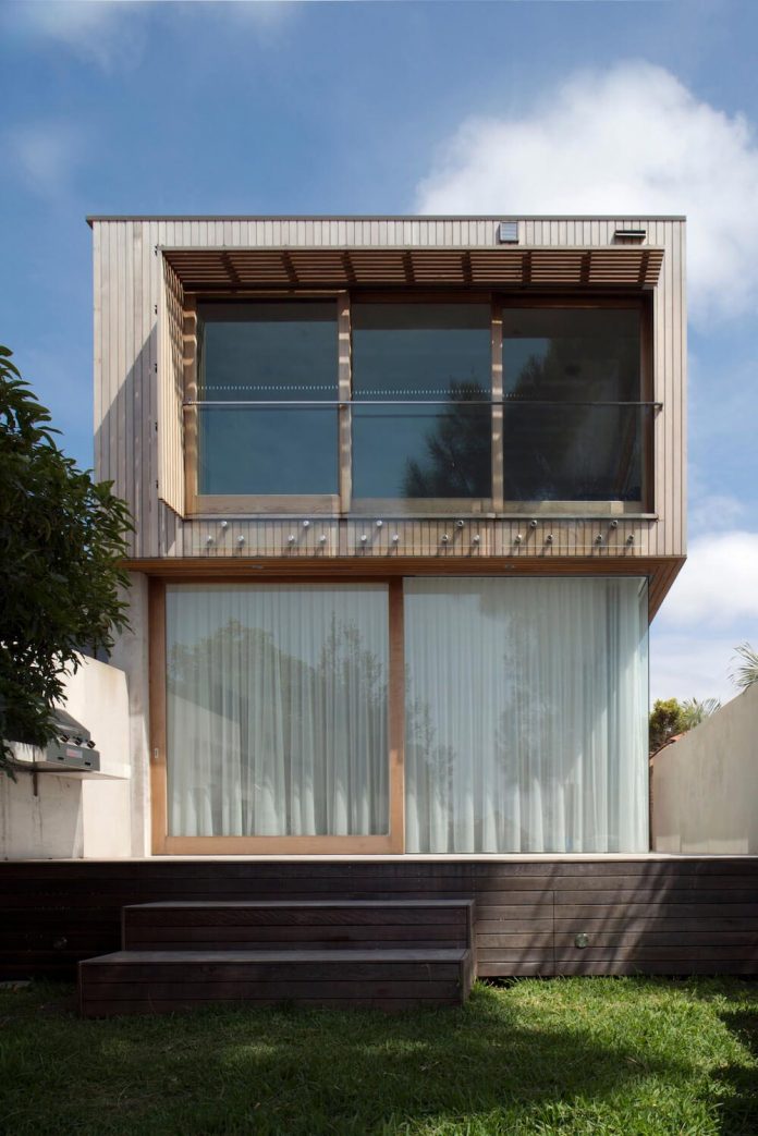 timber-box-home-sits-top-glass-box-renovation-sydney-03