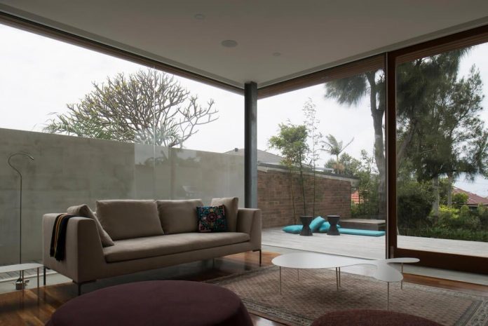 timber-box-home-sits-top-glass-box-renovation-sydney-09