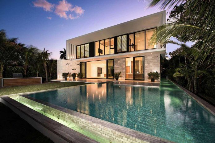todd-michael-glaser-designed-contemporary-waterfront-villa-miami-beach-22