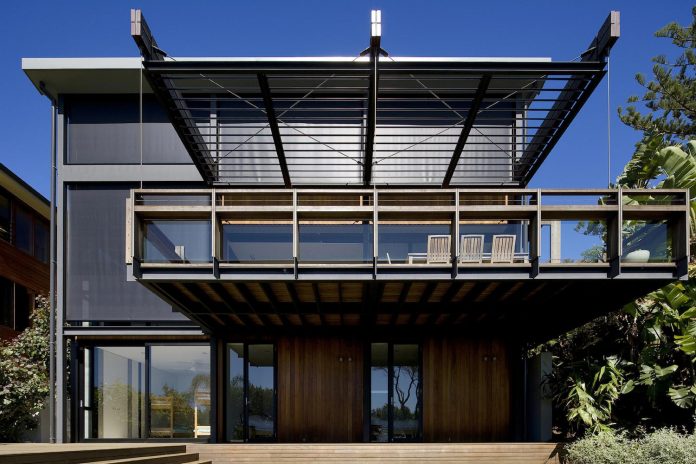 use-steel-glass-recycled-timbers-creates-modern-home-feels-calm-confident-01