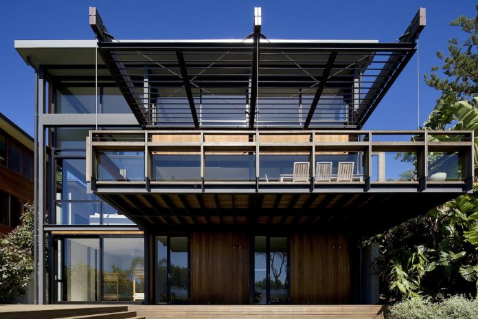 use-steel-glass-recycled-timbers-creates-modern-home-feels-calm-confident-02