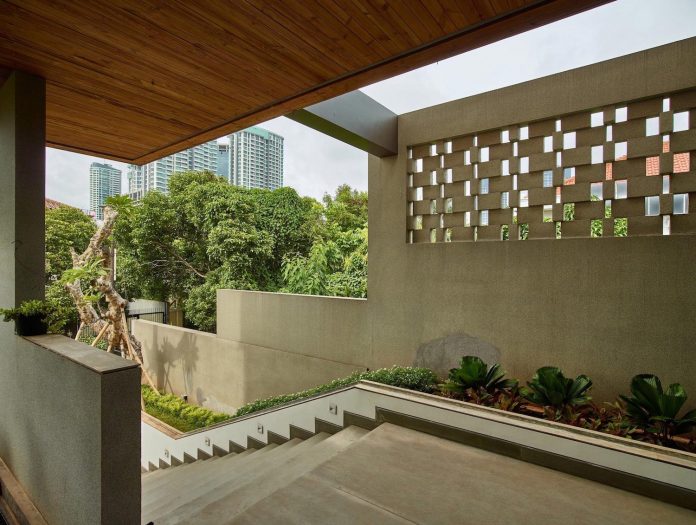 wirawan-tropical-open-house-designed-raw-architecture-02
