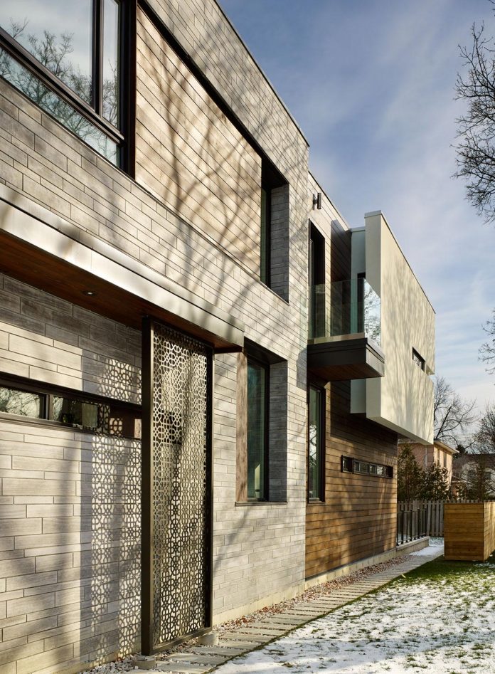 alva-roy-architects-design-garden-void-single-family-two-story-house-toronto-canada-03