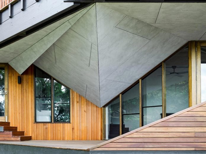 contemporary-chamfer-house-revisits-post-beam-dwelling-designed-1977-kevin-borland-04