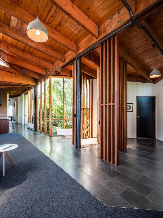 contemporary-chamfer-house-revisits-post-beam-dwelling-designed-1977-kevin-borland-10