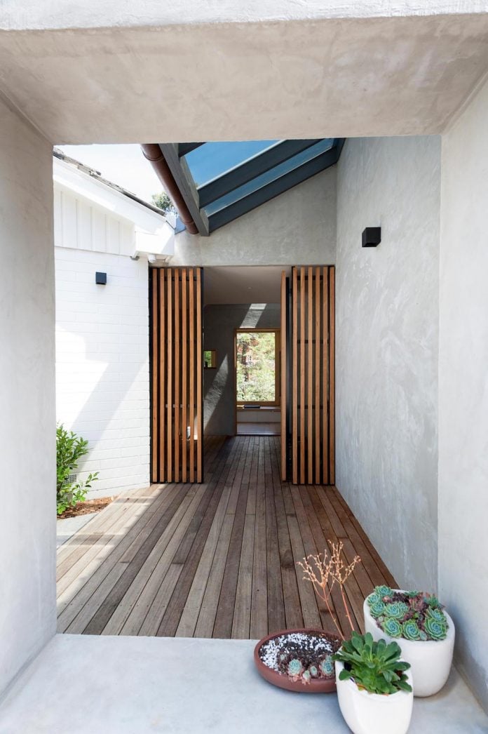 doncaster-house-renovation-1970s-brick-weatherboard-dwelling-large-triangular-site-03