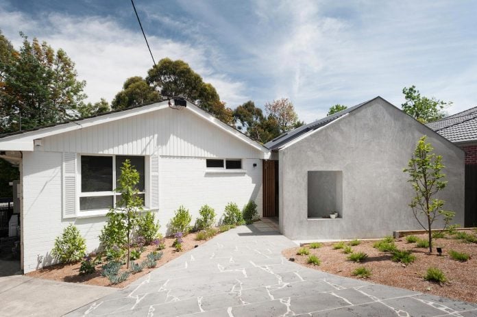 doncaster-house-renovation-1970s-brick-weatherboard-dwelling-large-triangular-site-10