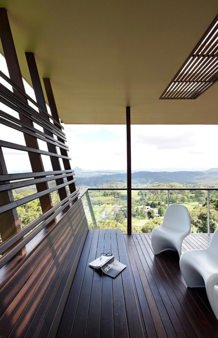 glass-house-mountains-house-perched-edge-remnant-rim-maleny-18