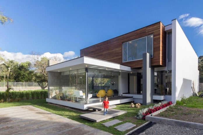 house-py-nice-big-vain-glazed-designed-modularq-arquitectura-03