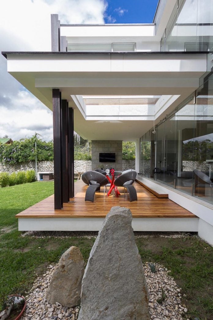 house-py-nice-big-vain-glazed-designed-modularq-arquitectura-06