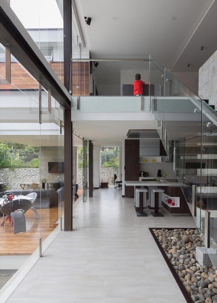 house-py-nice-big-vain-glazed-designed-modularq-arquitectura-09