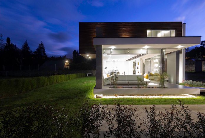 house-py-nice-big-vain-glazed-designed-modularq-arquitectura-15