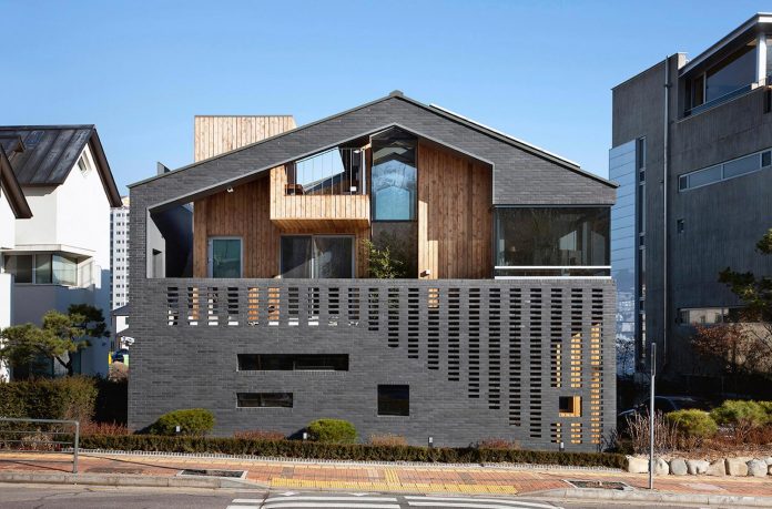 kangaroo-single-house-two-houses-within-hyunjoon-yoo-architects-01