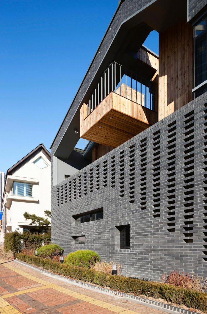 kangaroo-single-house-two-houses-within-hyunjoon-yoo-architects-02