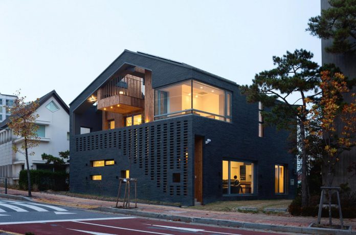 kangaroo-single-house-two-houses-within-hyunjoon-yoo-architects-17