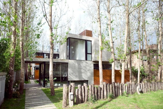 las-gaviotas-set-residence-located-dense-young-poplar-plantation-300-meters-beach-01