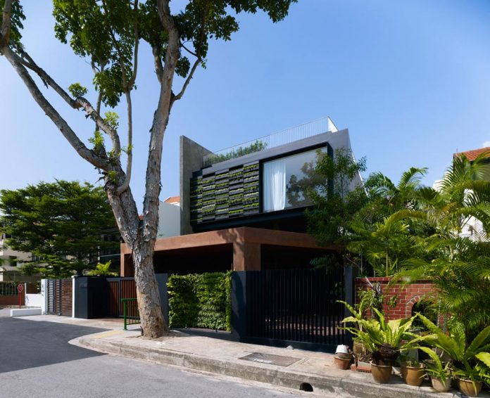 maximum-garden-house-located-singapore-designed-formwerkz-architects-01