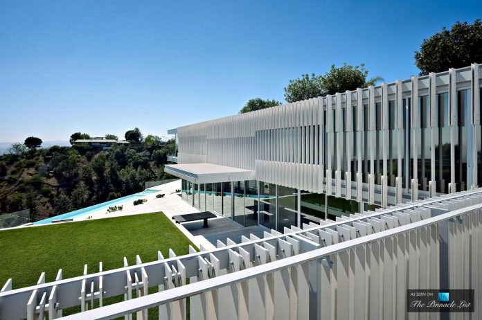 oberfeld-luxury-residence-clean-modern-10000-square-foot-home-emerges-containing-two-main-floors-01
