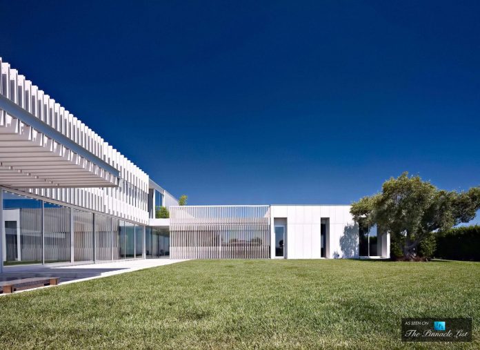 oberfeld-luxury-residence-clean-modern-10000-square-foot-home-emerges-containing-two-main-floors-04