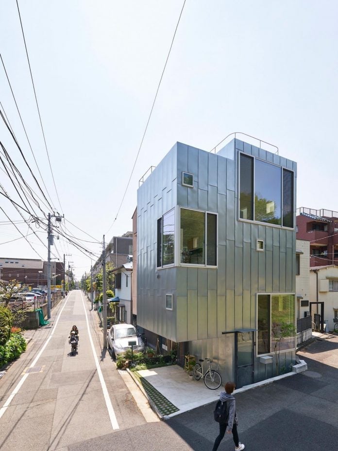 ondo-house-cafe-3-floors-basement-roof-terrace-faces-one-famous-parks-tokyo-01