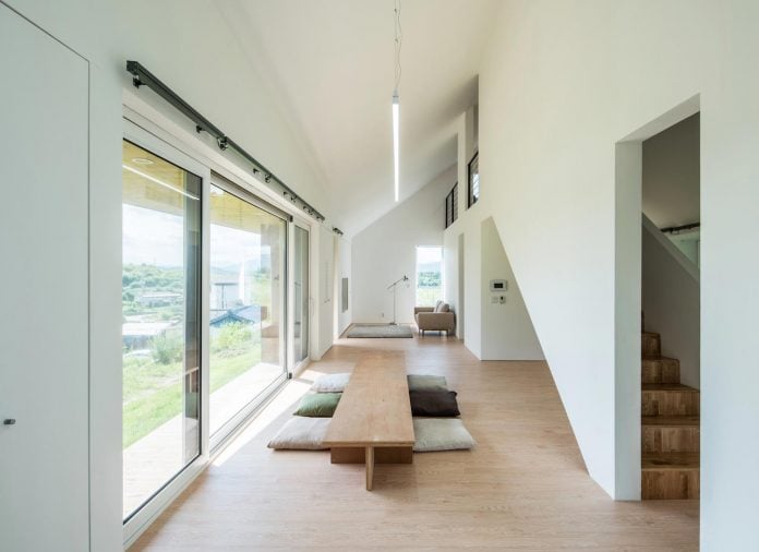 shear-house-single-family-house-korea-seeks-simple-treatment-pitched-roof-typology-improves-environmental-qualities-08