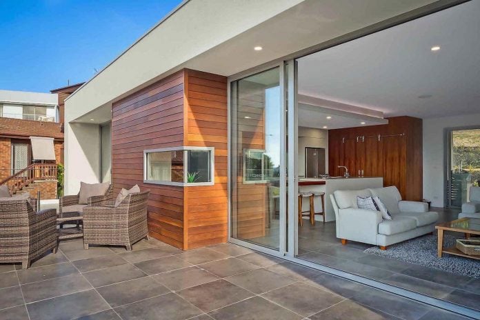 tathra-residence-maximises-magnificent-ocean-views-also-highly-energy-efficient-03