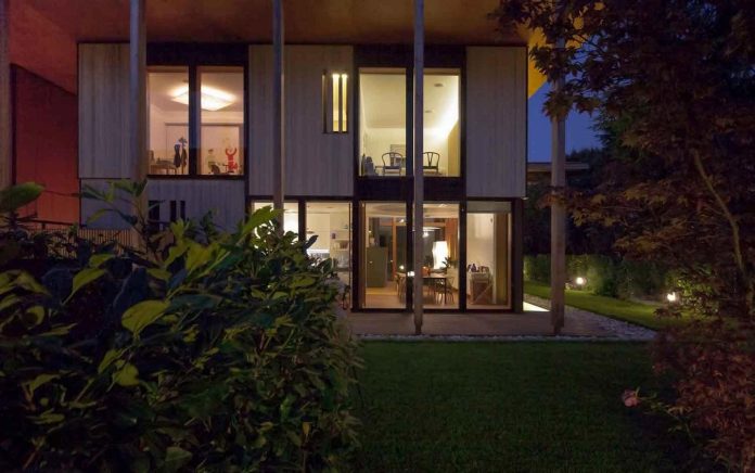 twin-house-consists-two-cubic-volumes-mounted-concrete-basement-designed-studiopietropoli-20