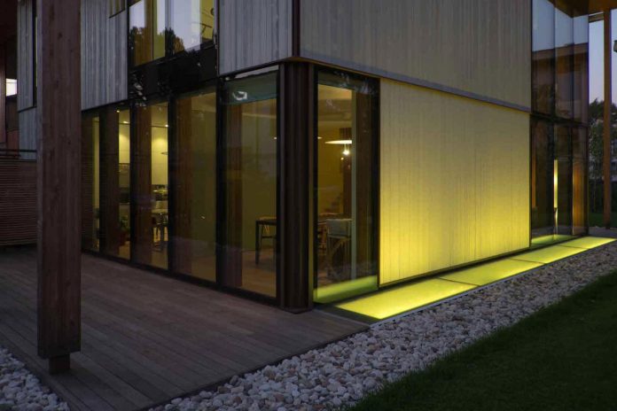 twin-house-consists-two-cubic-volumes-mounted-concrete-basement-designed-studiopietropoli-22