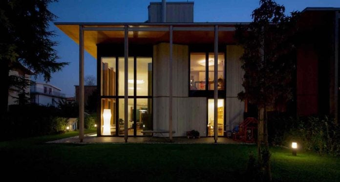 twin-house-consists-two-cubic-volumes-mounted-concrete-basement-designed-studiopietropoli-26