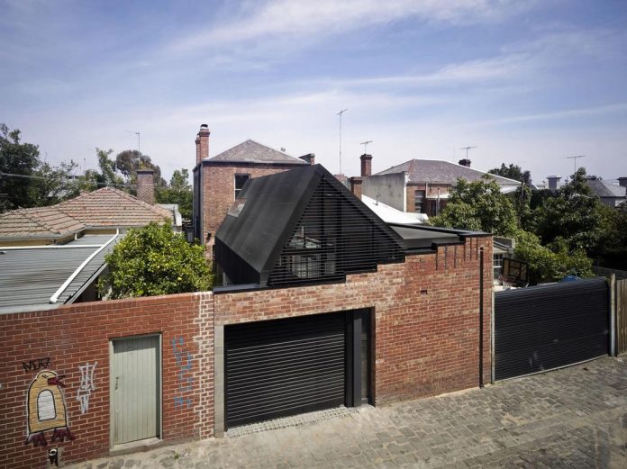 vader-house-victorian-terrace-features-modern-framed-steel-skeleton-extension-02