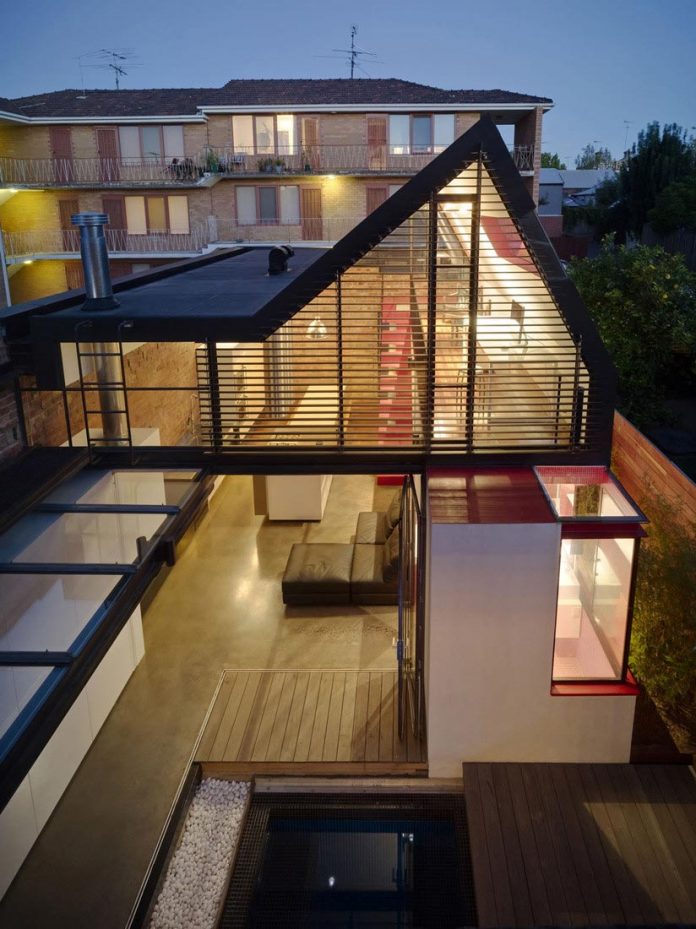 vader-house-victorian-terrace-features-modern-framed-steel-skeleton-extension-23