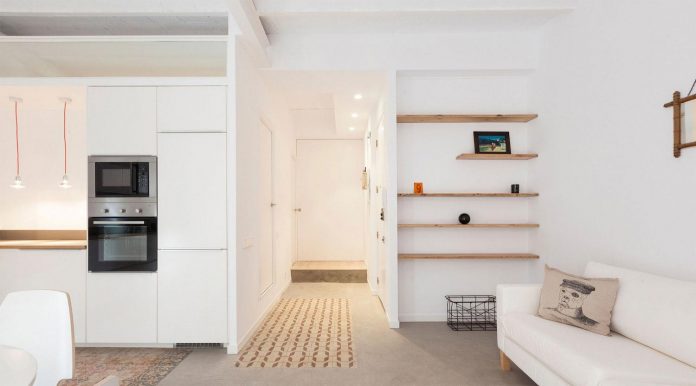 apartment-refurbishment-la-barceloneta-luminous-warm-home-04
