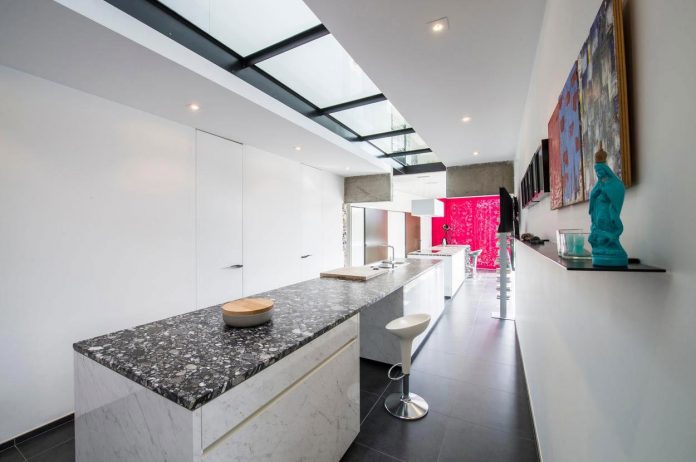 artipool-transformed-former-bakery-bright-airy-home-thanks-double-height-living-space-skylight-kitchen-huge-windows-thin-profiles-15
