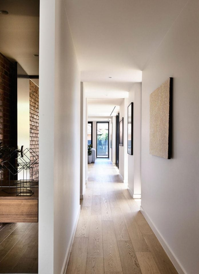 california-design-home-recycled-brick-exterior-stylish-bright-interior-10