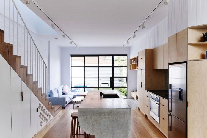 high-house-end-product-significant-renovation-sixteen-foot-wide-inner-city-terrace-05