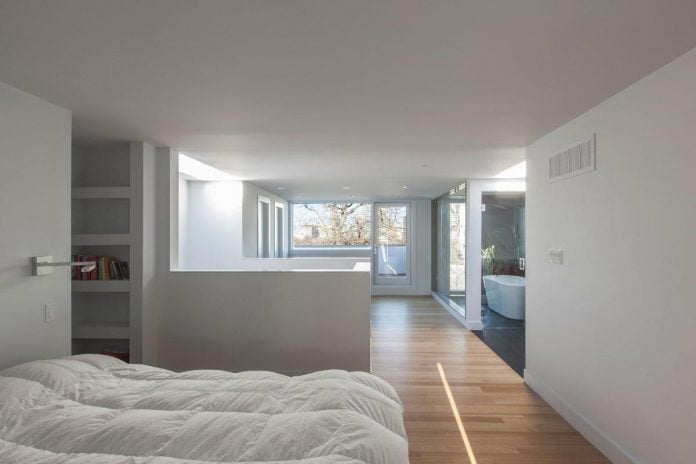 instar-house-minimalist-three-storey-wood-steel-structure-toronto-09