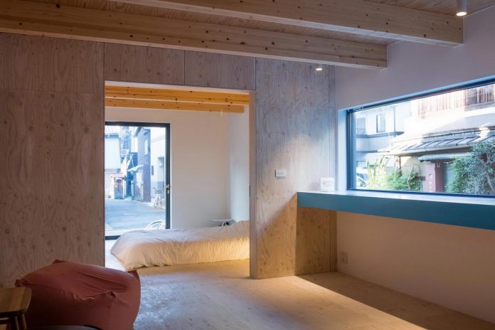kyoto-residence-designed-enjoy-much-possible-sunlight-surroundings-big-windows-04