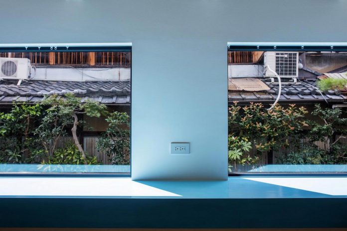 kyoto-residence-designed-enjoy-much-possible-sunlight-surroundings-big-windows-18