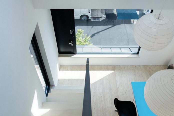 kyoto-residence-designed-enjoy-much-possible-sunlight-surroundings-big-windows-20