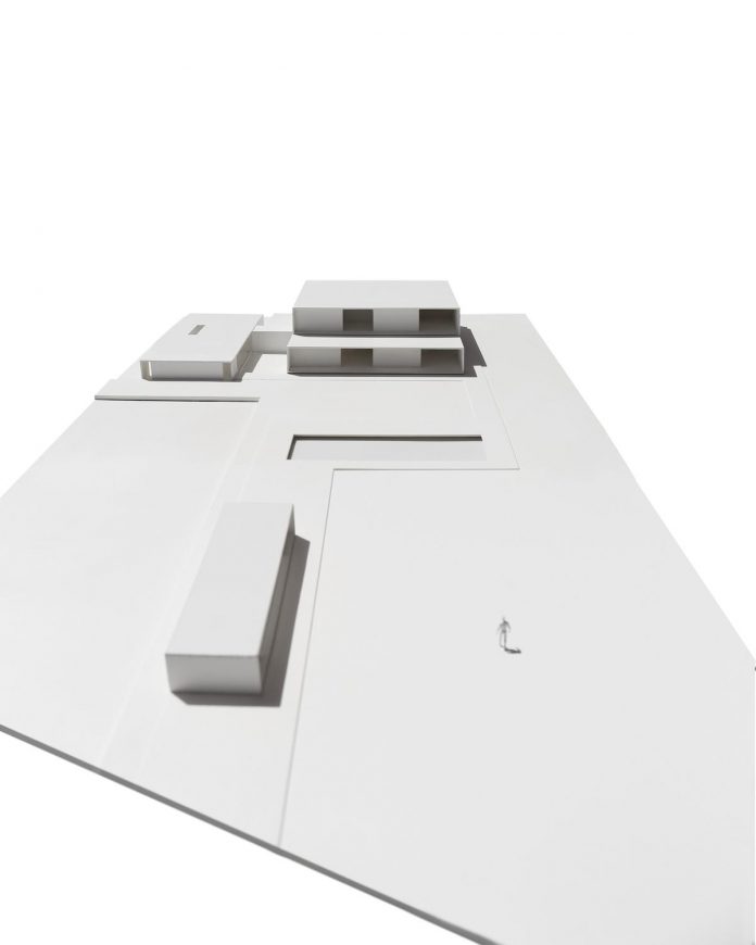 la-pinada-house-fran-silvestre-arquitectos-minimalist-contemporary-home-full-family-stories-covered-white-42