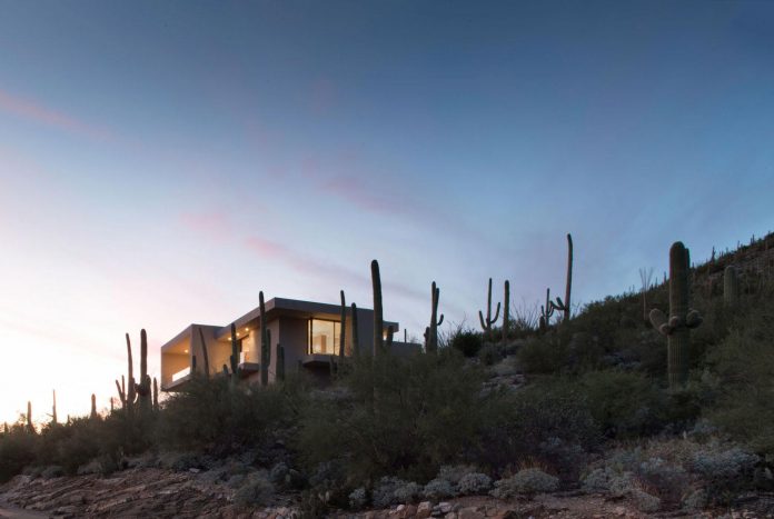 modern-minimal-home-pristine-box-seemed-landed-desert-foothills-tucson-arizona-17