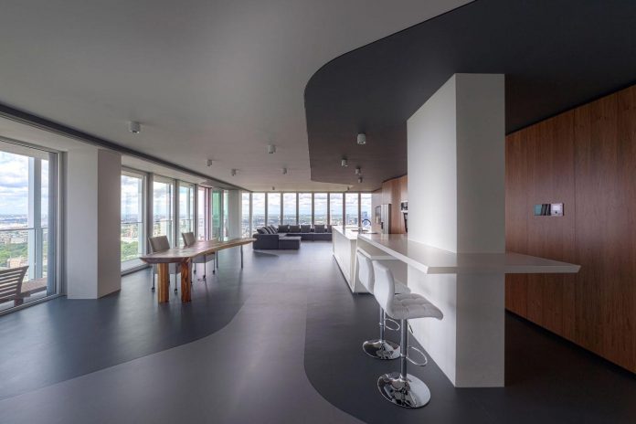 panoramic-view-rotterdam-cityscape-43rd-floor-huge-modern-apartment-10