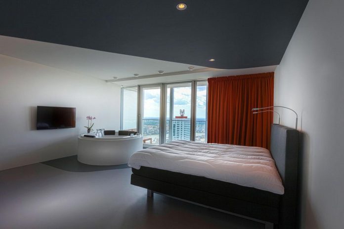 panoramic-view-rotterdam-cityscape-43rd-floor-huge-modern-apartment-13