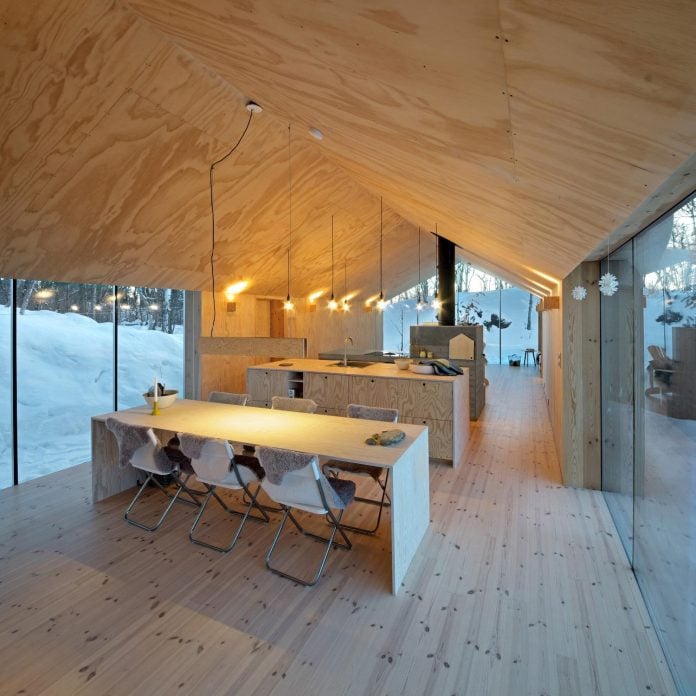 simplicity-restraint-year-lodge-situated-near-cross-country-ski-tracks-winter-hiking-tracks-summer-11